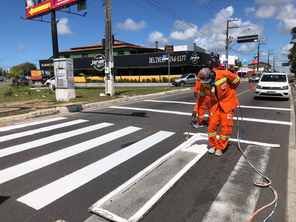 SMTT reforça sinalização horizontal no bairro Aeroporto - SMTT Aracaju